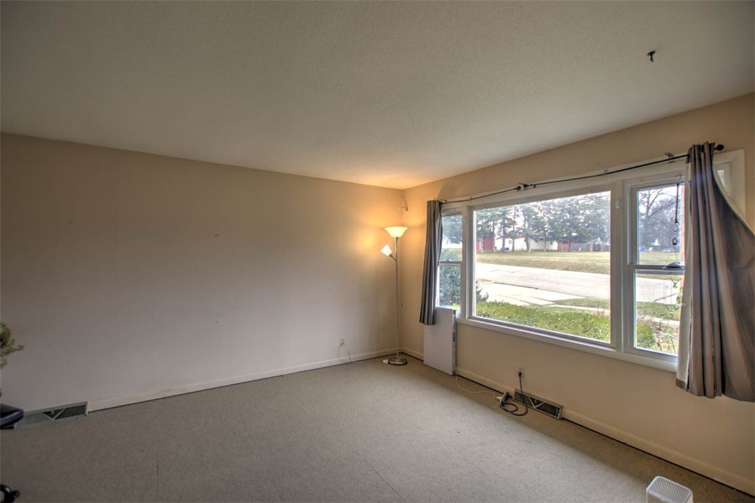 2105 North Summit Avenue Decatur, IL 62526 - Photo 10 of 29 Gallery Image 10