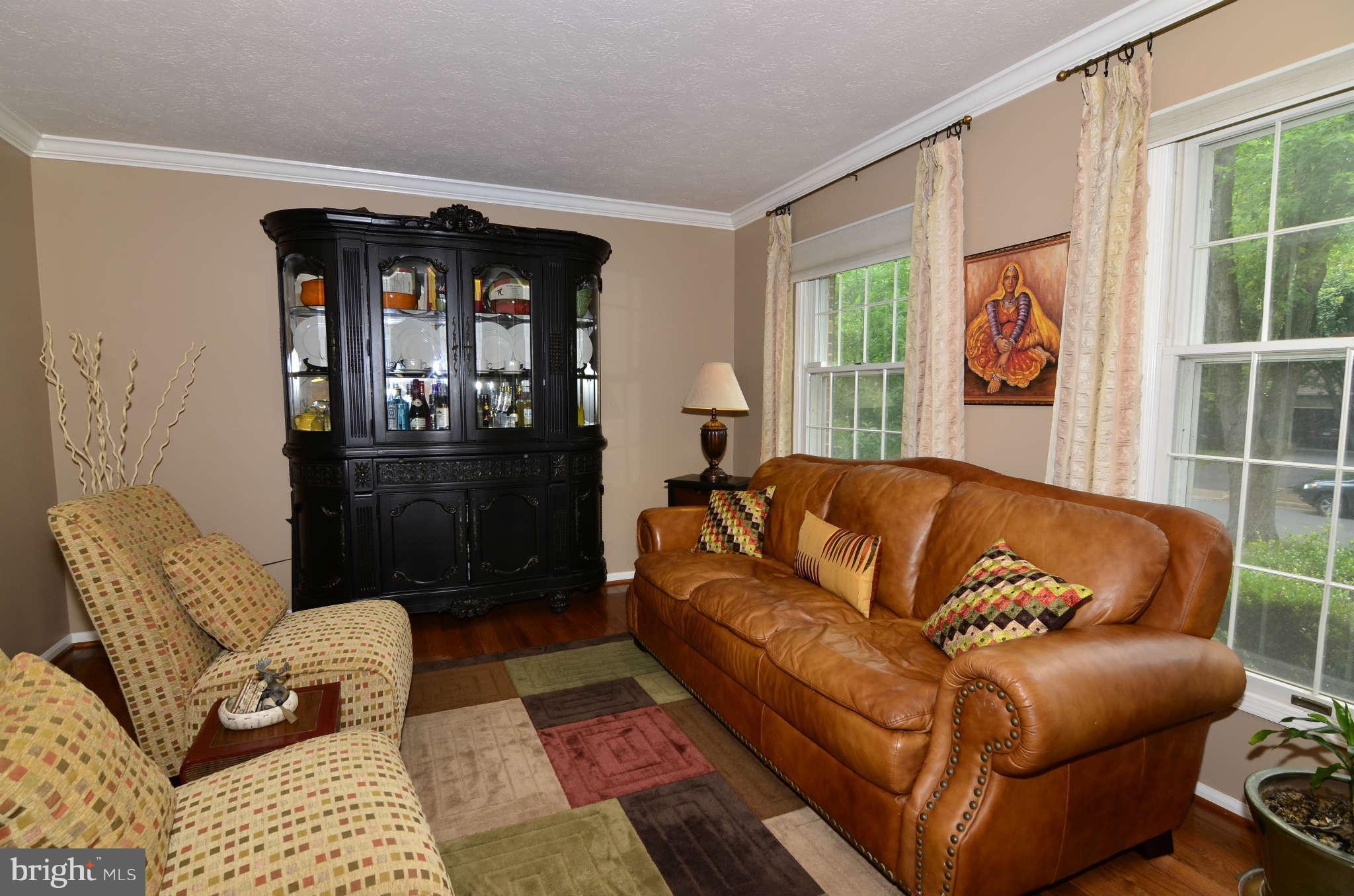 1303 Quail Ridge Drive Reston, VA 20194 - Photo 2 of 30 Living Room