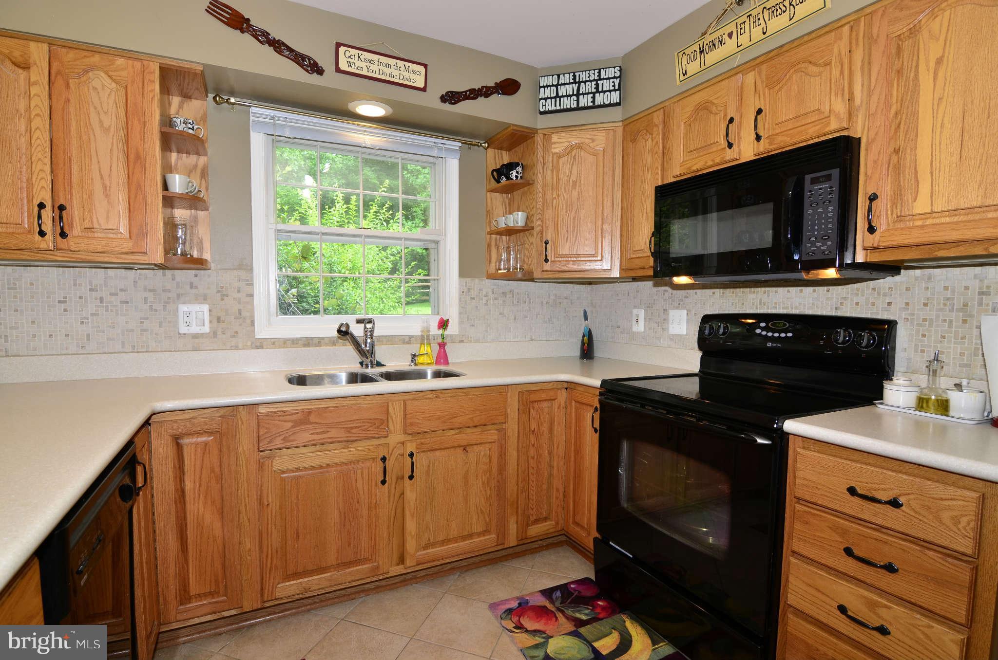 1303 Quail Ridge Drive Reston, VA 20194 - Photo 6 of 30 Kitchen