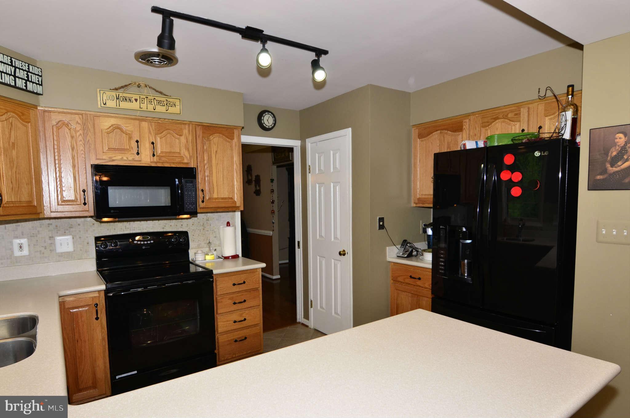 1303 Quail Ridge Drive Reston, VA 20194 - Photo 8 of 30 Kitchen