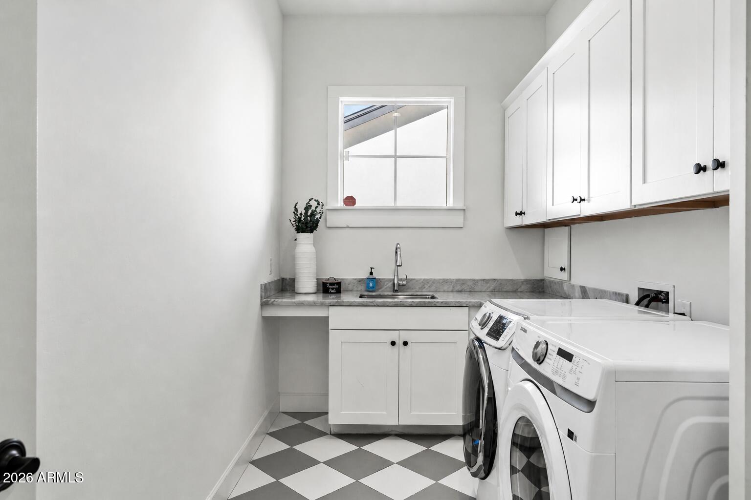 4201 East Cheery Lynn Road Phoenix, AZ 85018 - Photo 25 of 31 Laundry Room