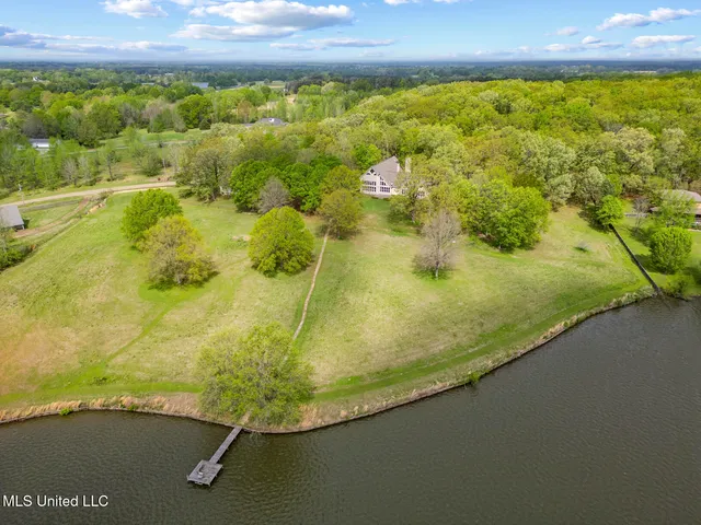 $479,900 | 151 Chapel Hill Road, Flora, MS 39071