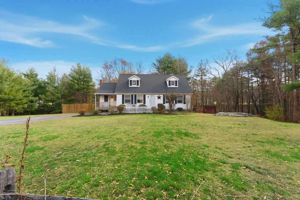 14 Woodland Road Uxbridge, MA 01569 - Photo 3 of 40 Gallery Image 3