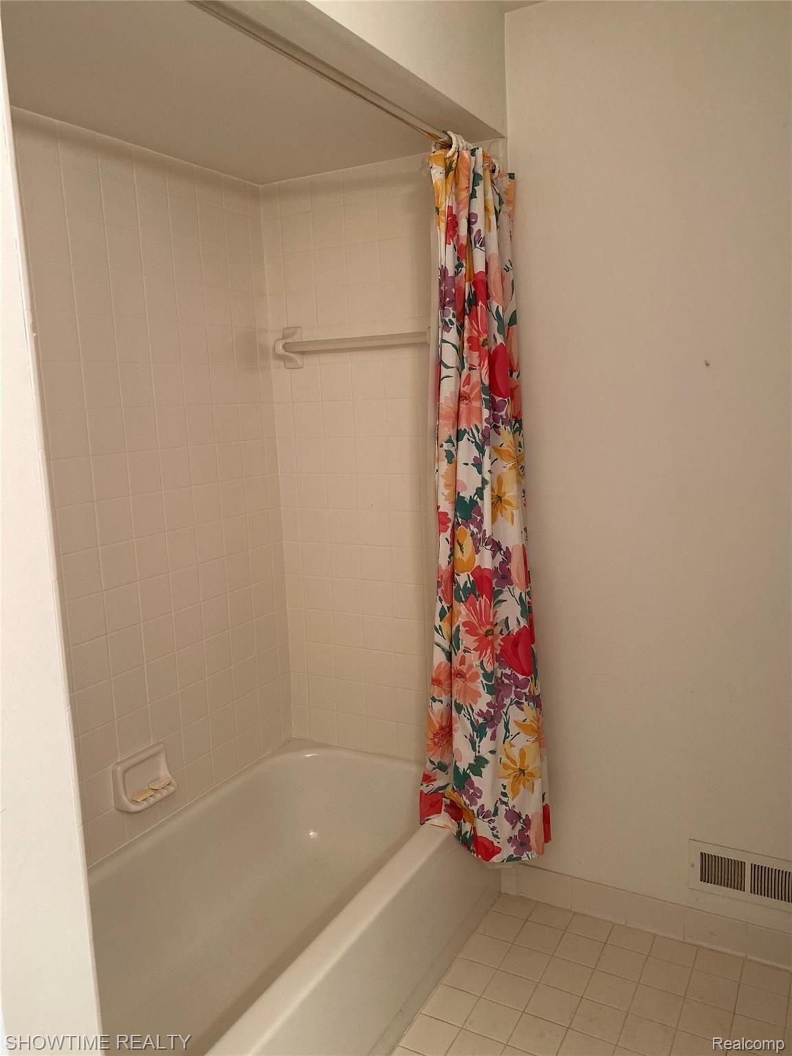 1190 Bluebird Drive Rochester, MI 48307 - Photo 30 of 31 D414F4A9-5602-4914-BEBB-BE07BC901BB3.jpeg