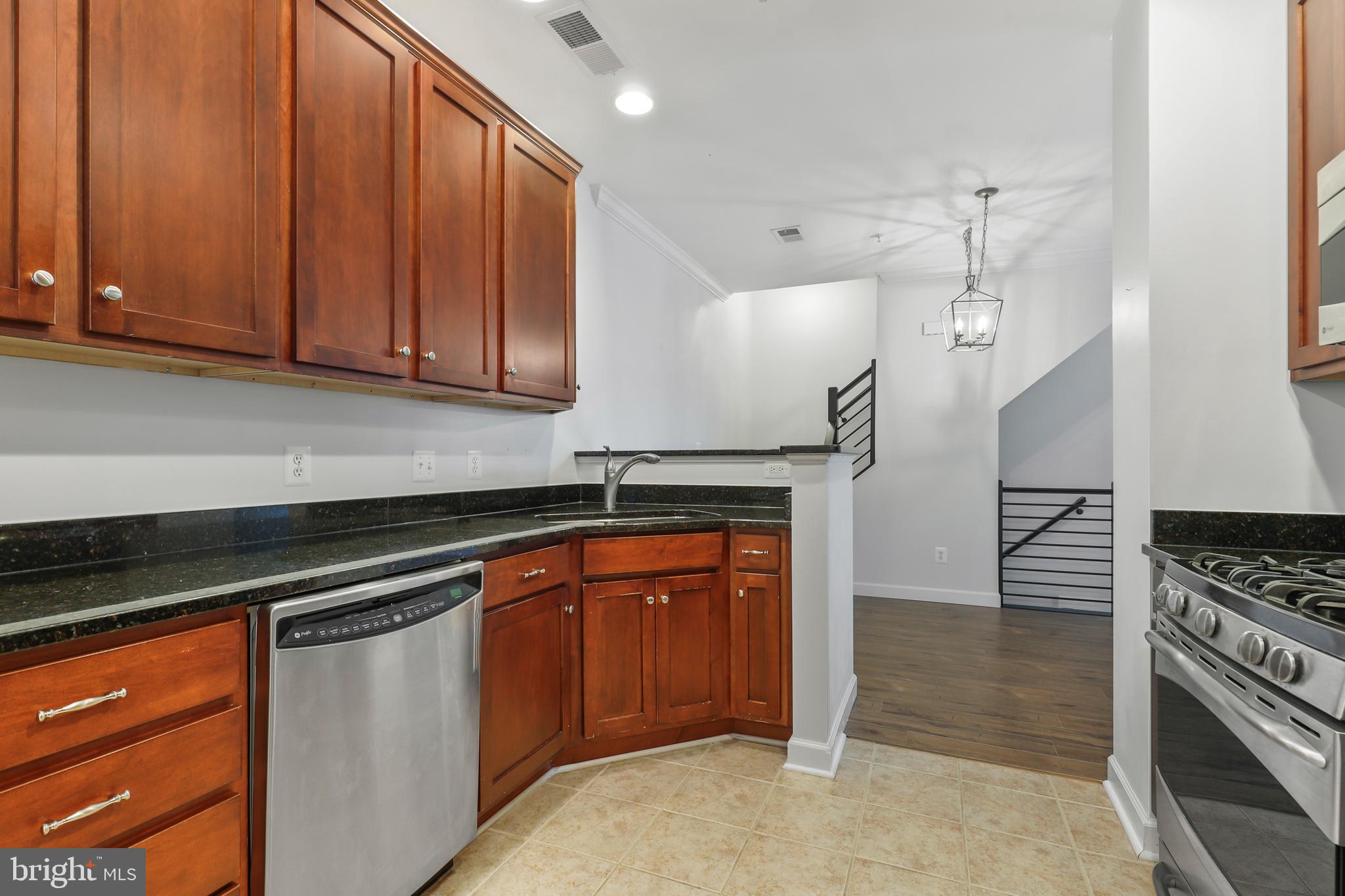 43371 Locust Dale Terrace, Unit 107 Ashburn, VA 20147 - Photo 12 of 24