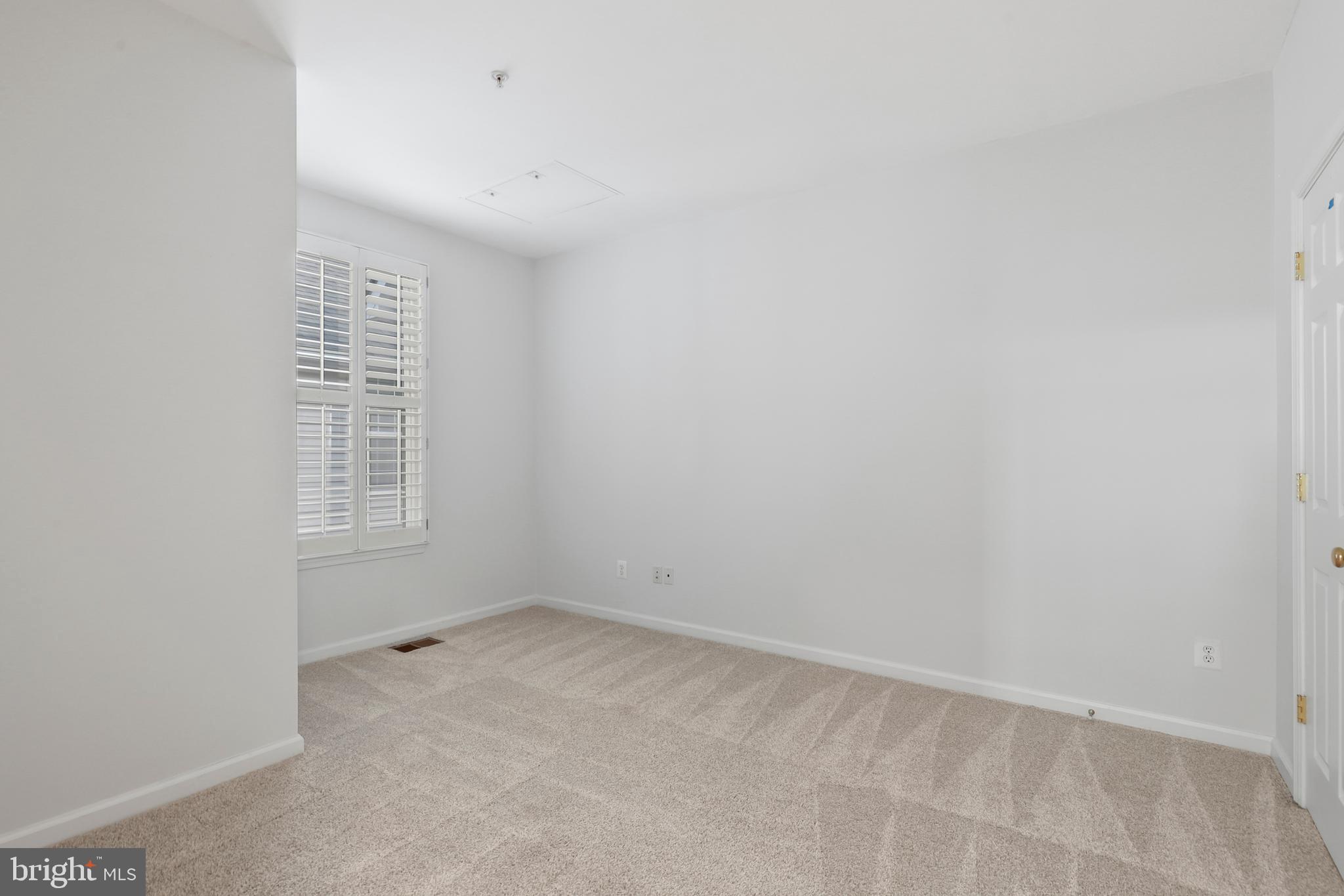 43371 Locust Dale Terrace, Unit 107 Ashburn, VA 20147 - Photo 19 of 24