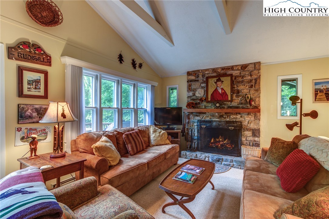 1663 Dogwood Boone, NC 28607 - Photo 5 of 31 Gallery Image 5