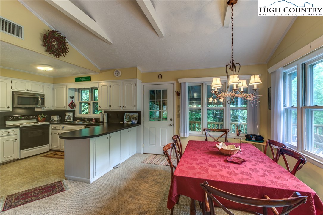 1663 Dogwood Boone, NC 28607 - Photo 6 of 31 Gallery Image 6