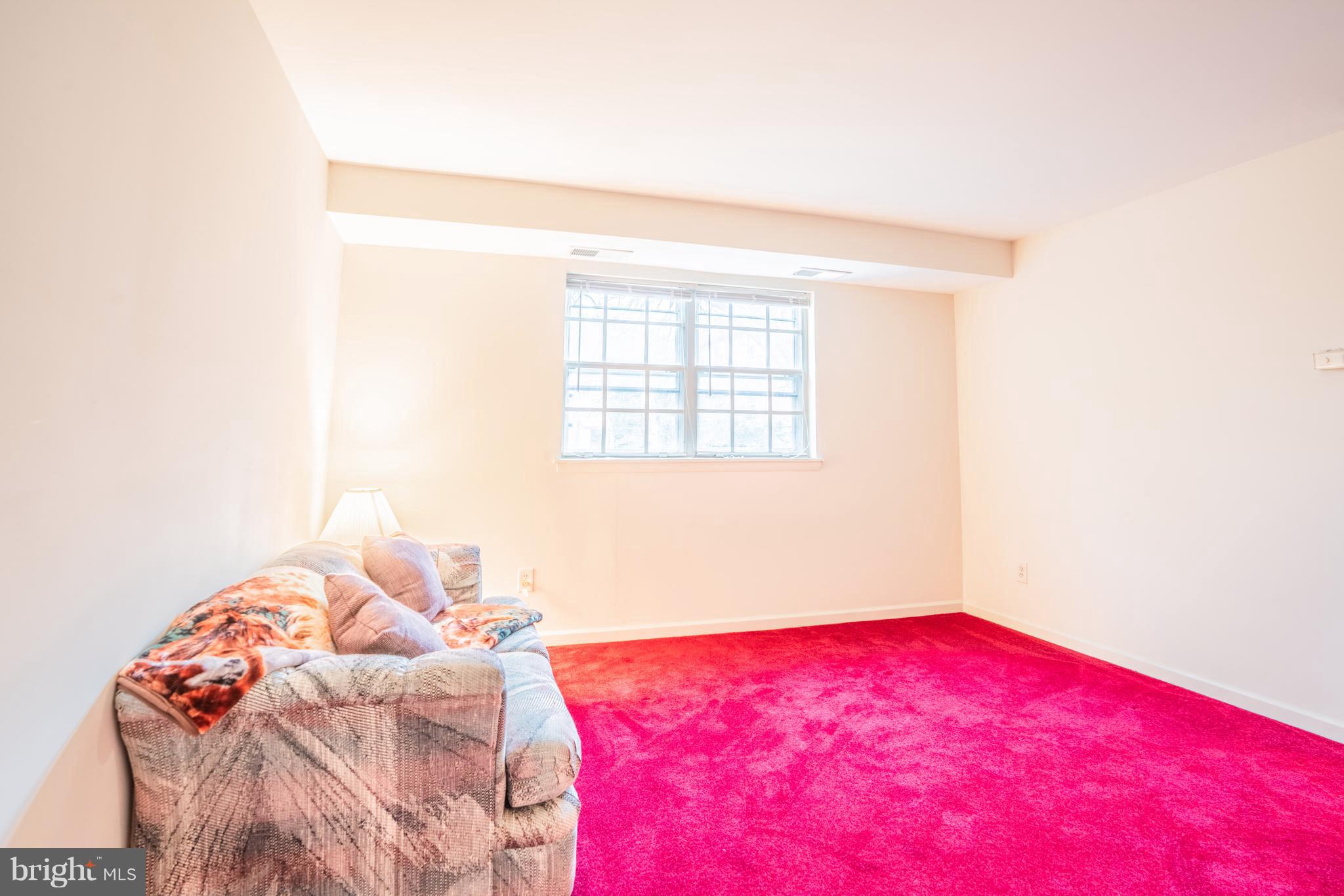 11914 Tarragon Road, Unit E Reisterstown, MD 21136 - Photo 3 of 20 Living Room