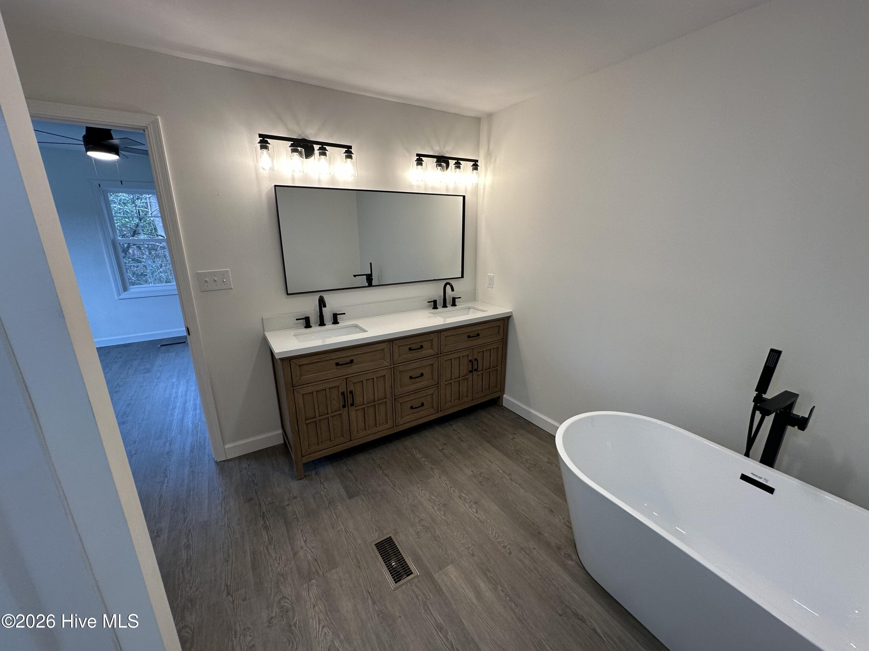 11140 Barnes Bridge Road Laurinburg, NC 28352 - Photo 7 of 19 IMG_1909