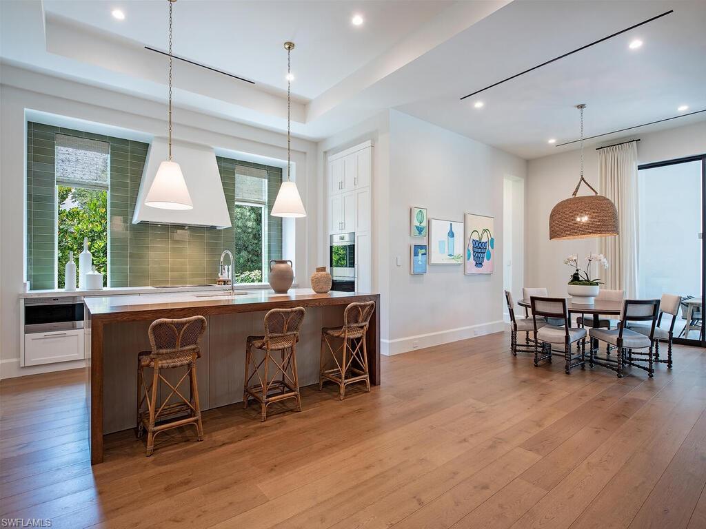 473 Banyan Boulevard Naples, FL 34102 - Photo 5 of 20