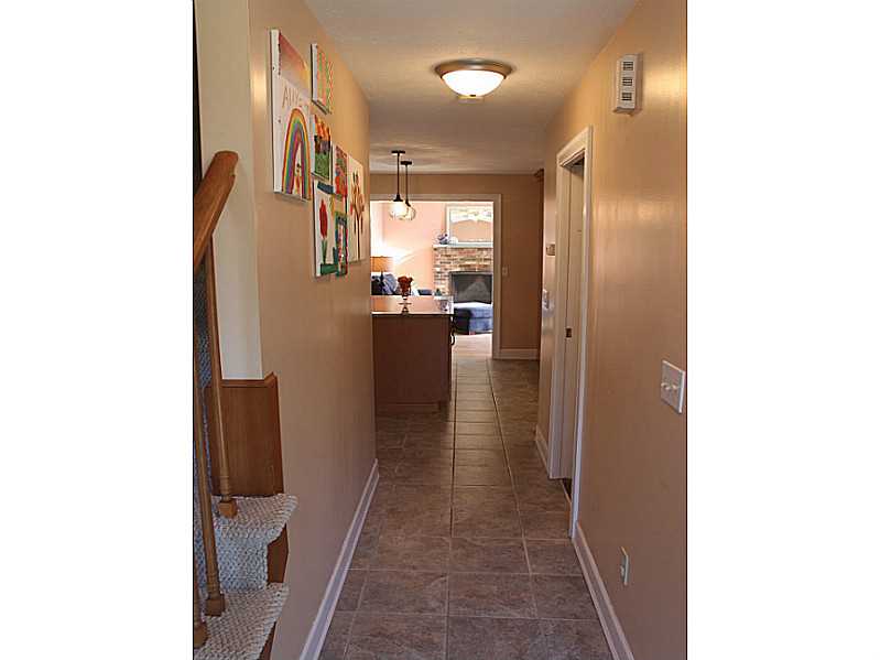 1140 Slocum Road North Kingstown, RI 02874 - Photo 10 of 21 Entry.