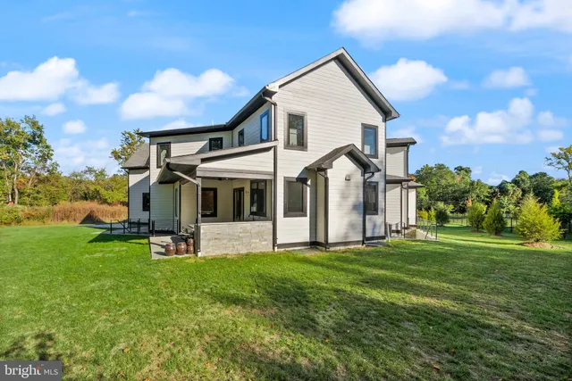$2,690,000 | 5524 Summit Street, Centreville, VA 20120