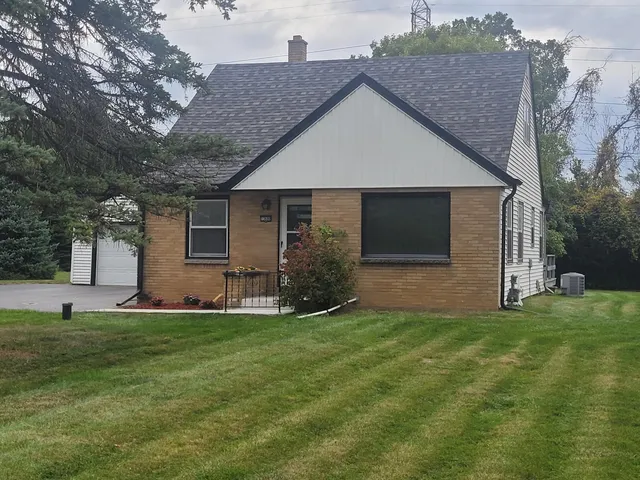 $365,000 | 13600 West Honey Lane, New Berlin, WI 53151