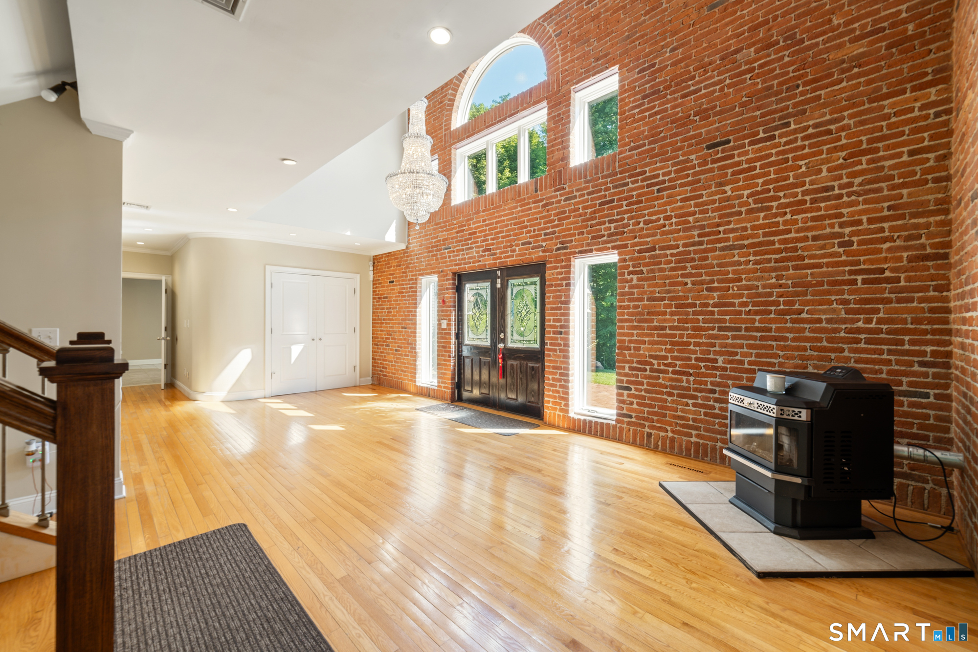 644 South Brooksvale Road Cheshire, CT 06410 - Photo 4 of 40