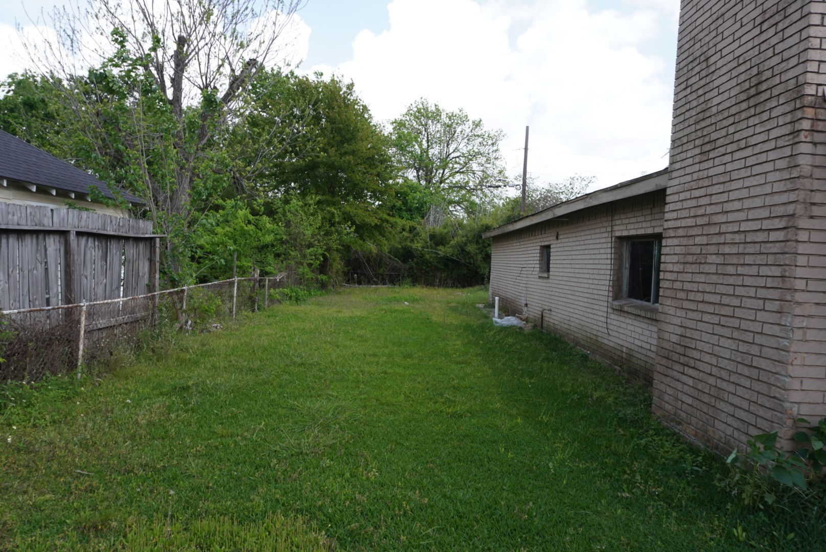 117 Light Company Road Pasadena, TX 77506 - Photo 3 of 13