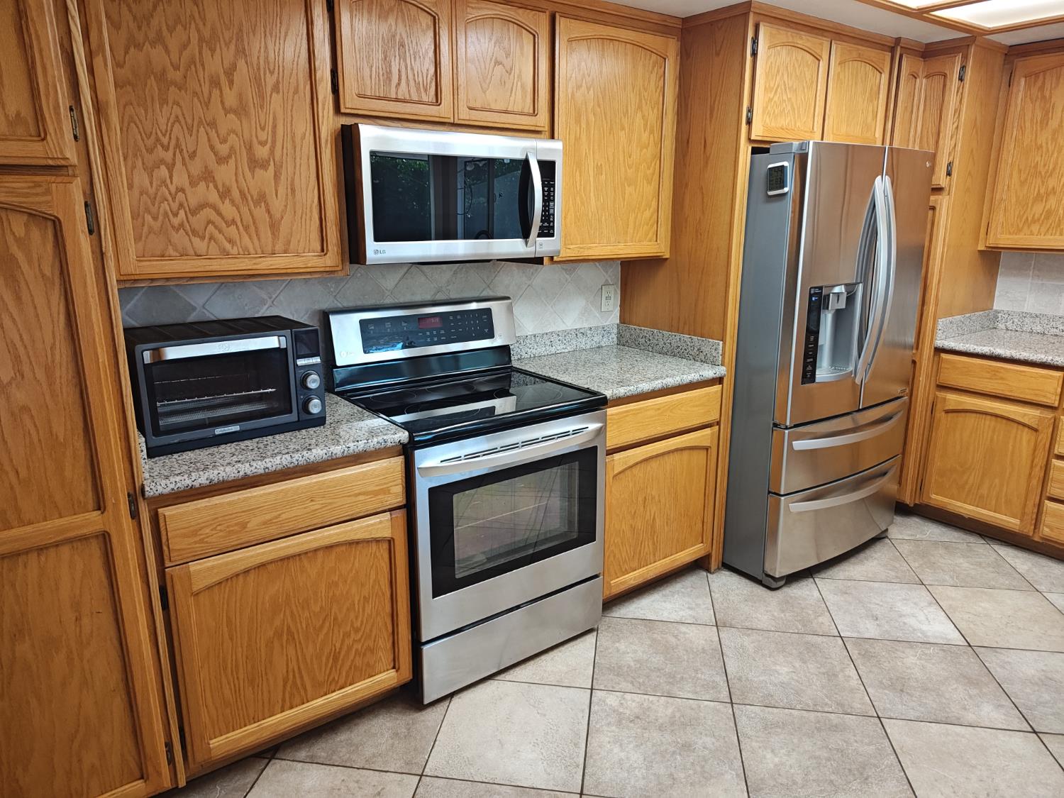 505 Broderick Avenue Modesto, CA 95350 - Photo 14 of 72