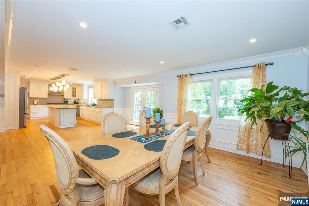 375 Queens Court Ridgewood, NJ 07450 - Photo 13 of 50