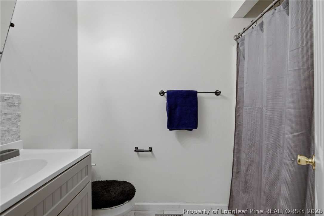 4824 Deer Lakes Road Fayetteville, NC 28311 - Photo 25 of 46 Tub Shower Combo