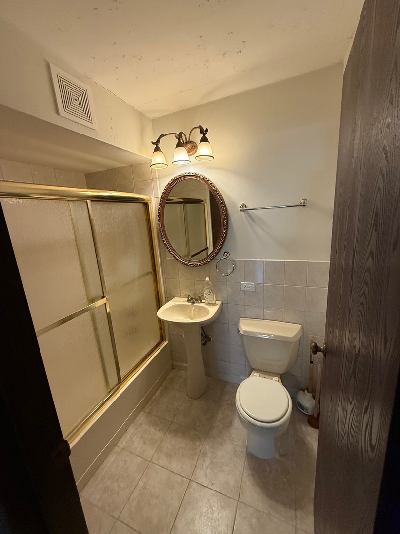 3014 171st Street, Unit D1 Hazel Crest, IL 60429 - Photo 5 of 8