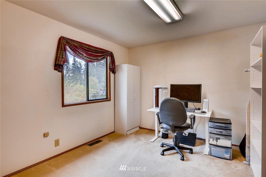 14720 Southeast 145th Place Renton, WA 98059 - Photo 15 of 25