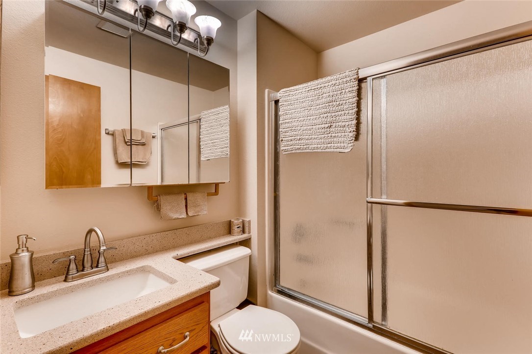 14720 Southeast 145th Place Renton, WA 98059 - Photo 16 of 25