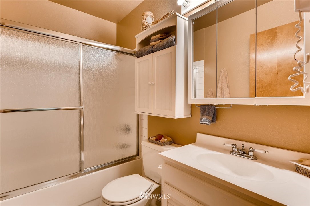 14720 Southeast 145th Place Renton, WA 98059 - Photo 20 of 25