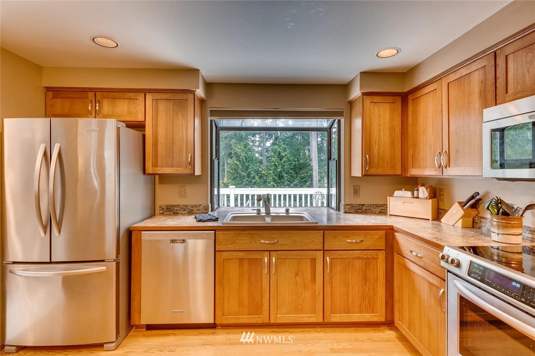 14720 Southeast 145th Place Renton, WA 98059 - Photo 9 of 25