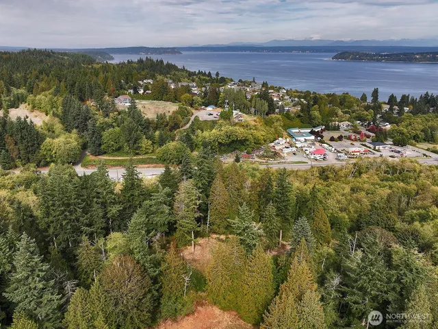 $395,000 | 9265 Highway 525, Clinton, WA 98236