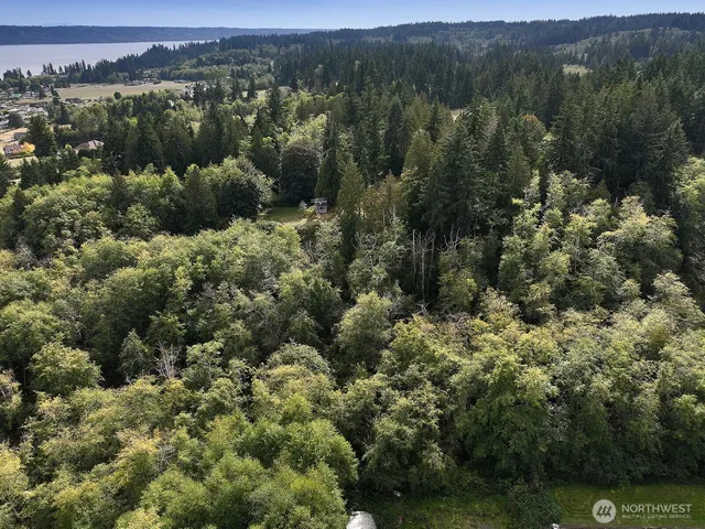 $395,000 | 9265 Highway 525, Clinton, WA 98236