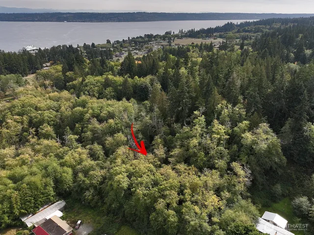 $395,000 | 9265 Highway 525, Clinton, WA 98236