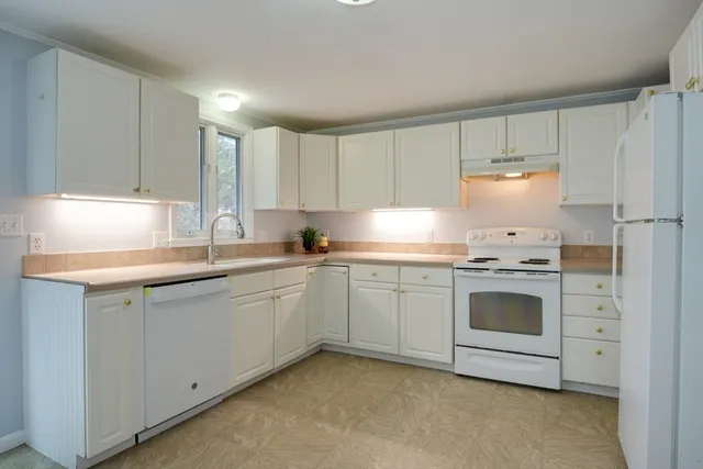 $649,900 | 22 Granite Street, Medway, MA 02053