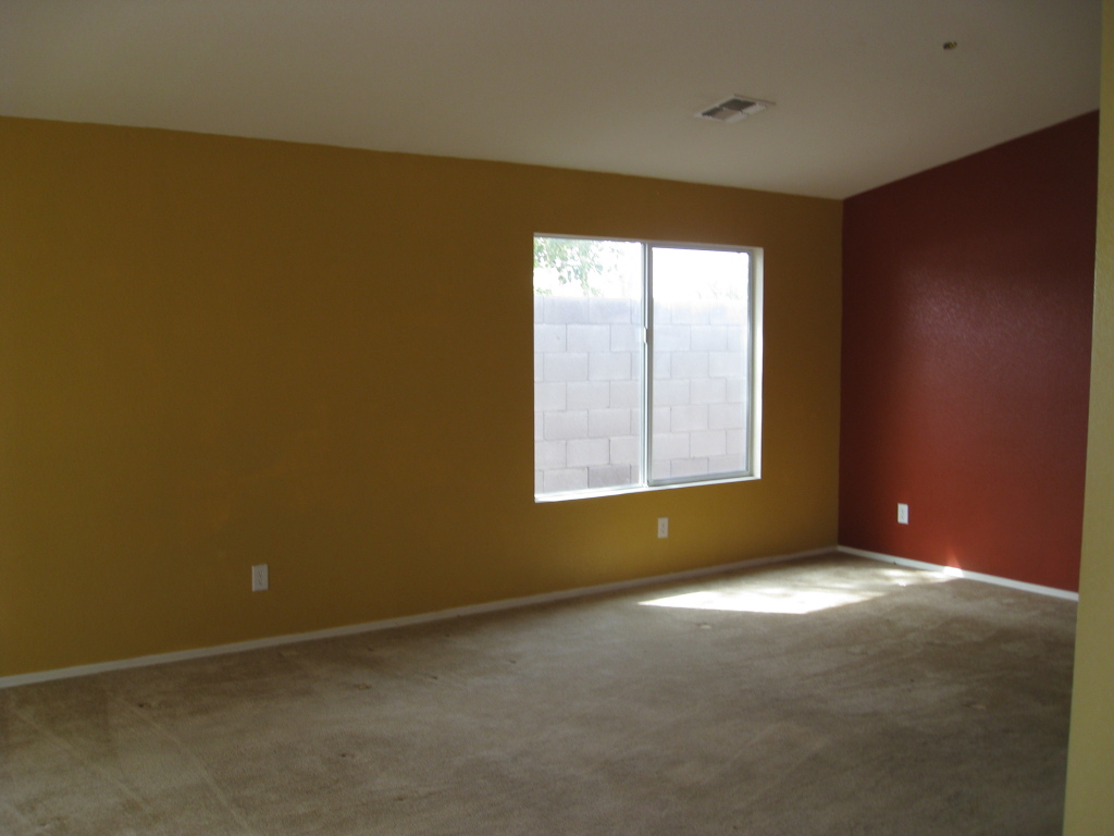 1204 Grenadine Road Phoenix, AZ 85040 - Photo 2 of 12 Living Room
