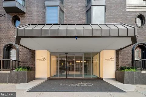 $560,000 | 2018 Walnut Street, Unit 5B, Philadelphia, PA 19103