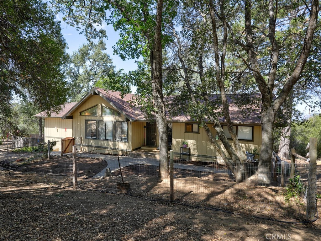 40528 Jean Road East Oakhurst, CA 93644 - Photo 6 of 42