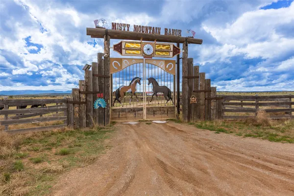 $2,200,000 | 414 Peacock Road, Estancia, NM 87016