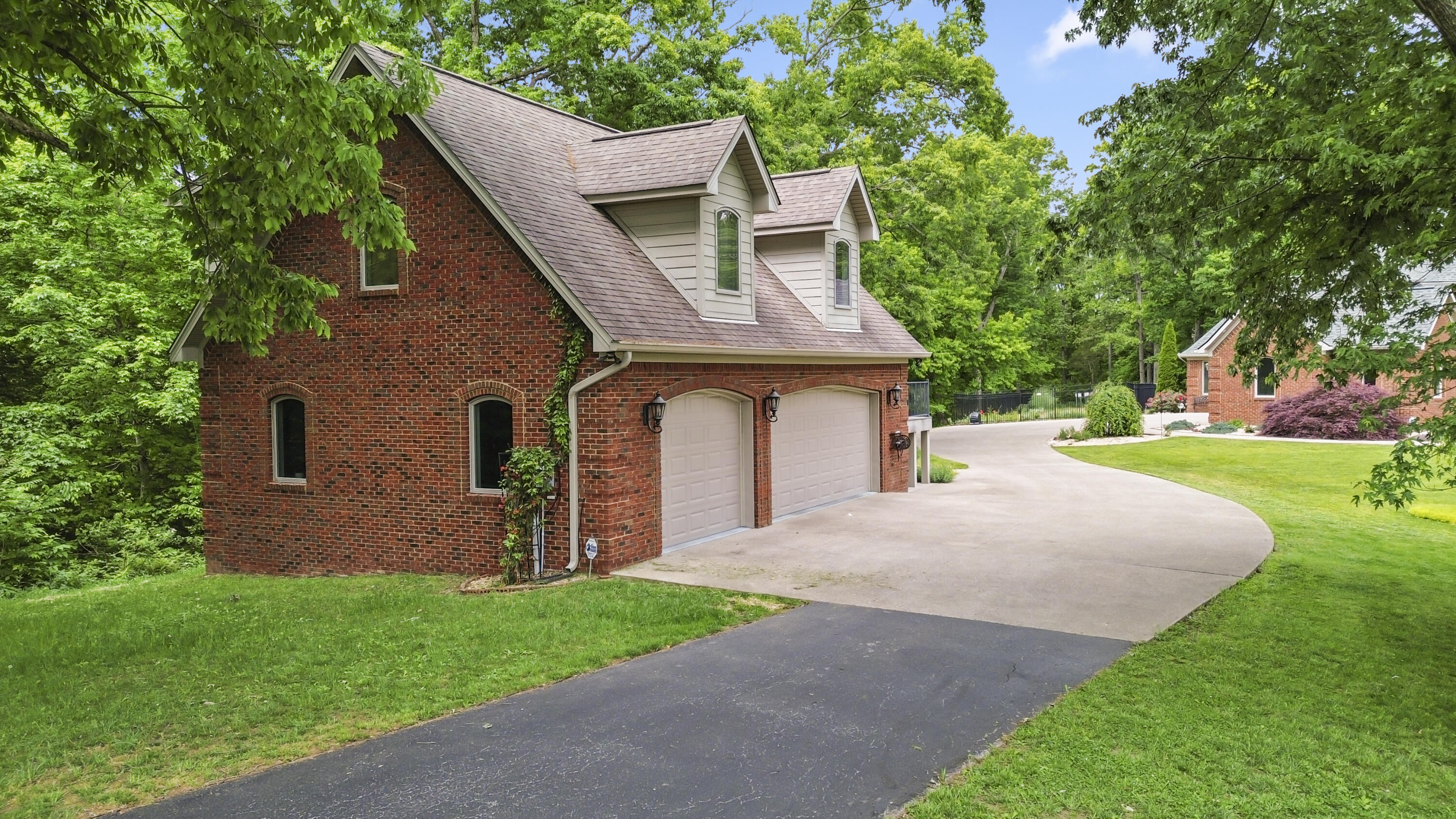 1836 Ferry Road Somerset, KY 42503 - Photo 3 of 105 3 car dethatched garage includes a 1200 sq ft apartment above.