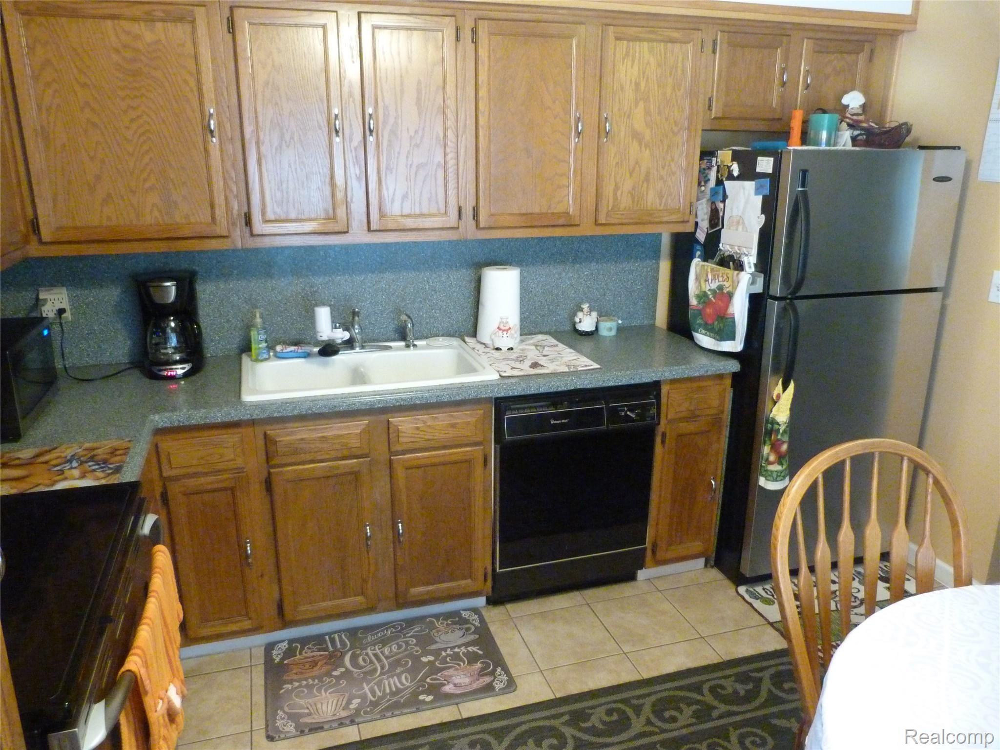 5805 Branch Road Flint, MI 48506 - Photo 2 of 11 P1050271.JPG