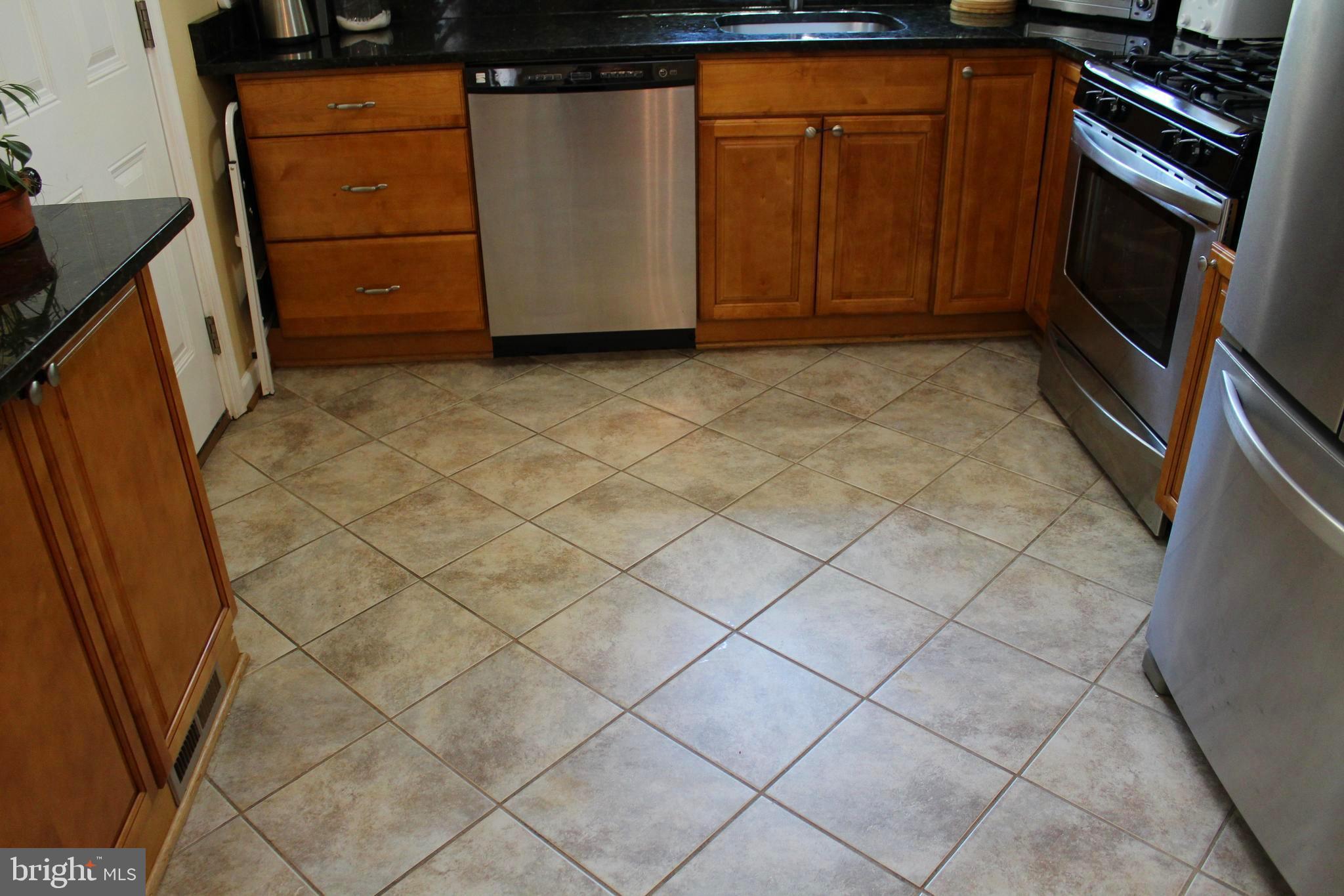 6802 Decatur Place Hyattsville, MD 20784 - Photo 11 of 37 Gallery Image 11