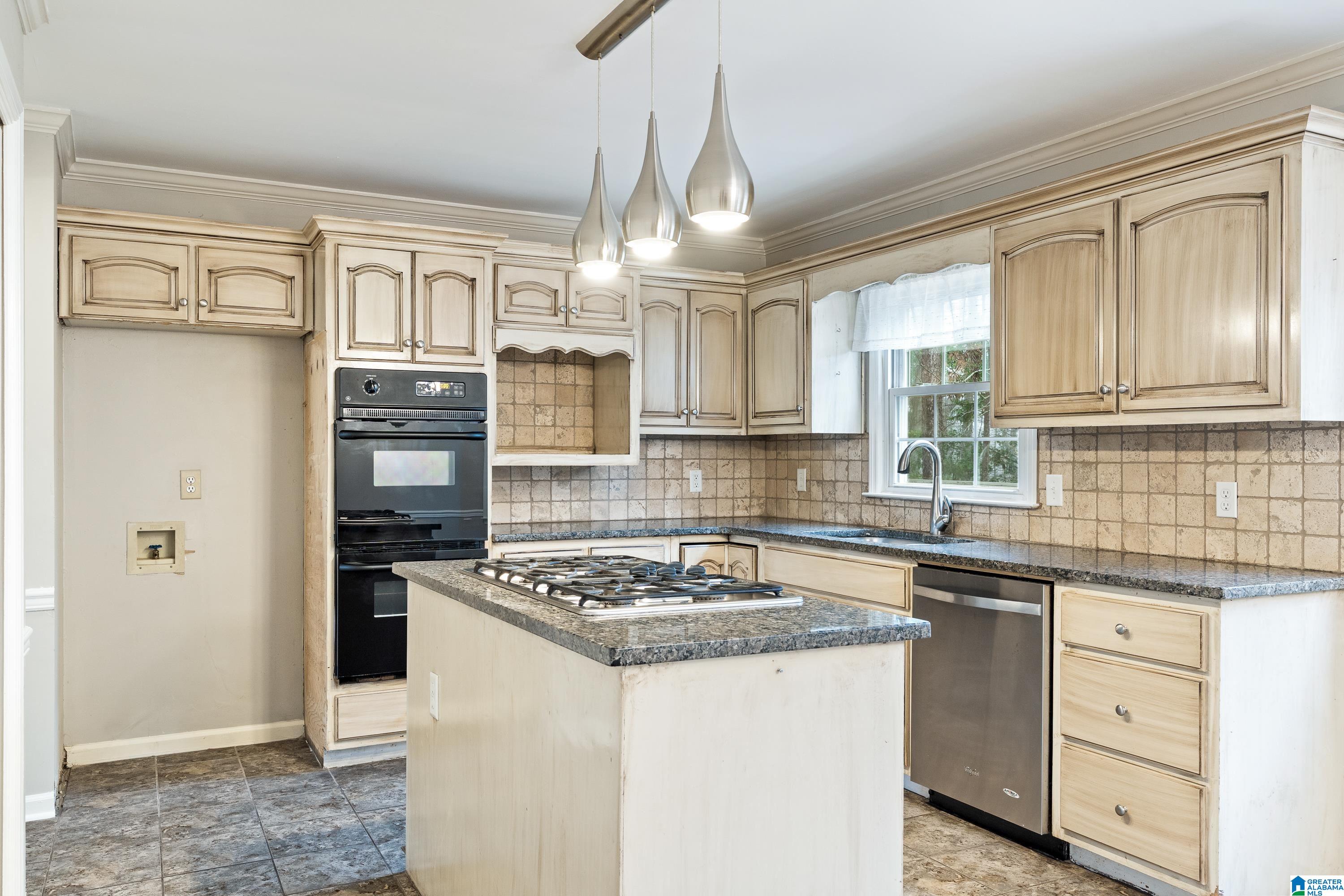 3673 Guyton Road Birmingham, AL 35244 - Photo 13 of 36