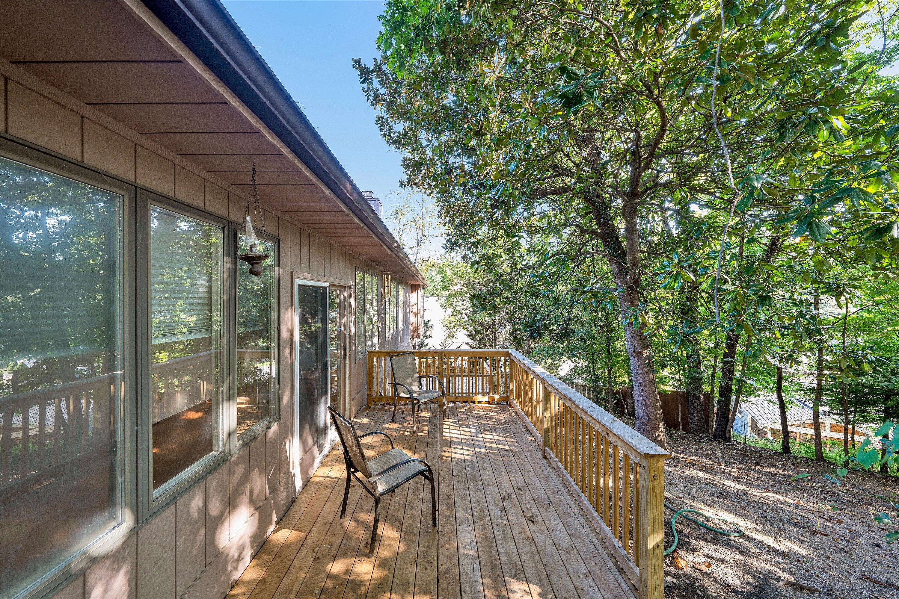 3318 One Oak Road Roanoke, VA 24018 - Photo 11 of 43 a balcony with wooden floor and outdoor seating