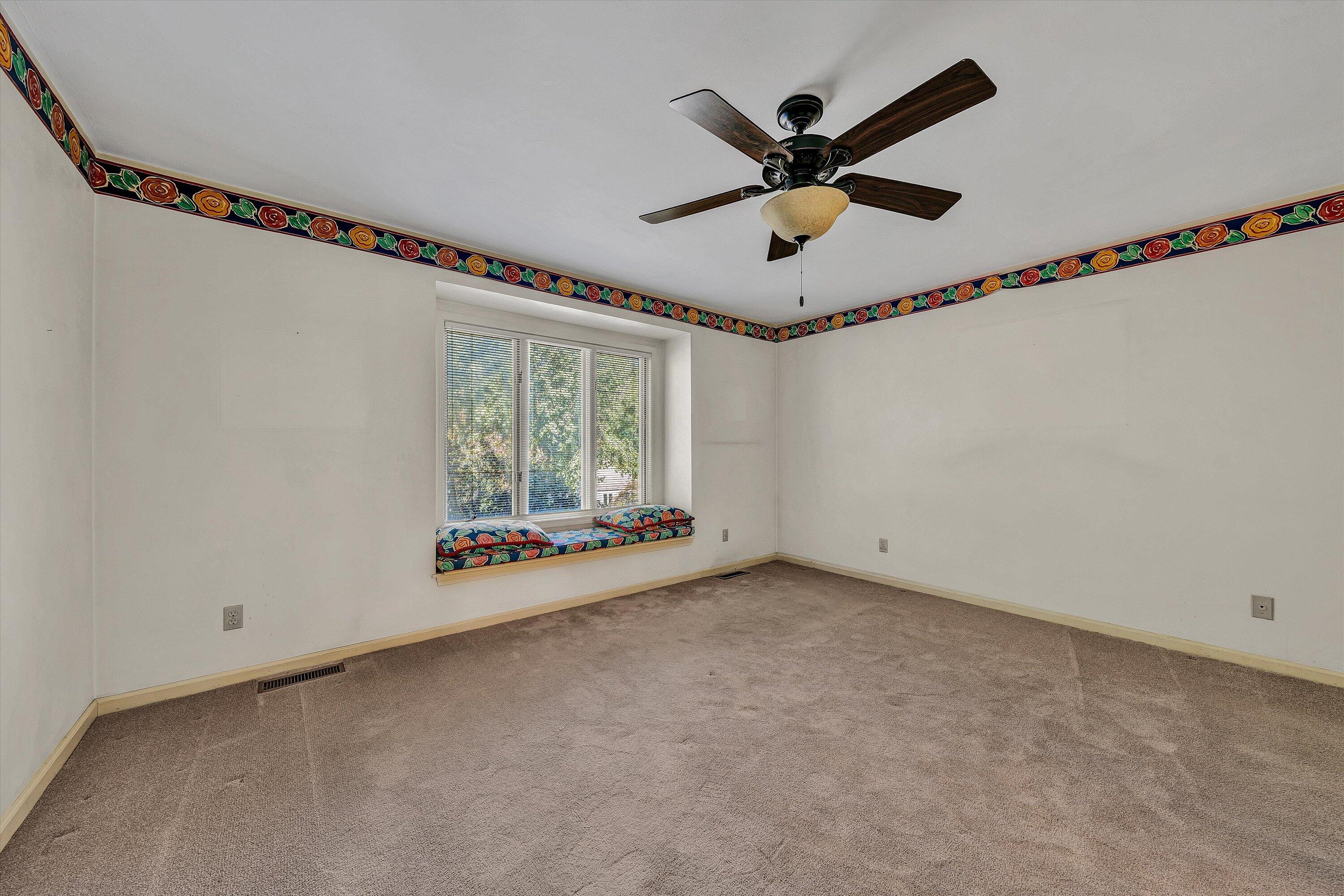 3318 One Oak Road Roanoke, VA 24018 - Photo 22 of 43 a view of an empty room with a window