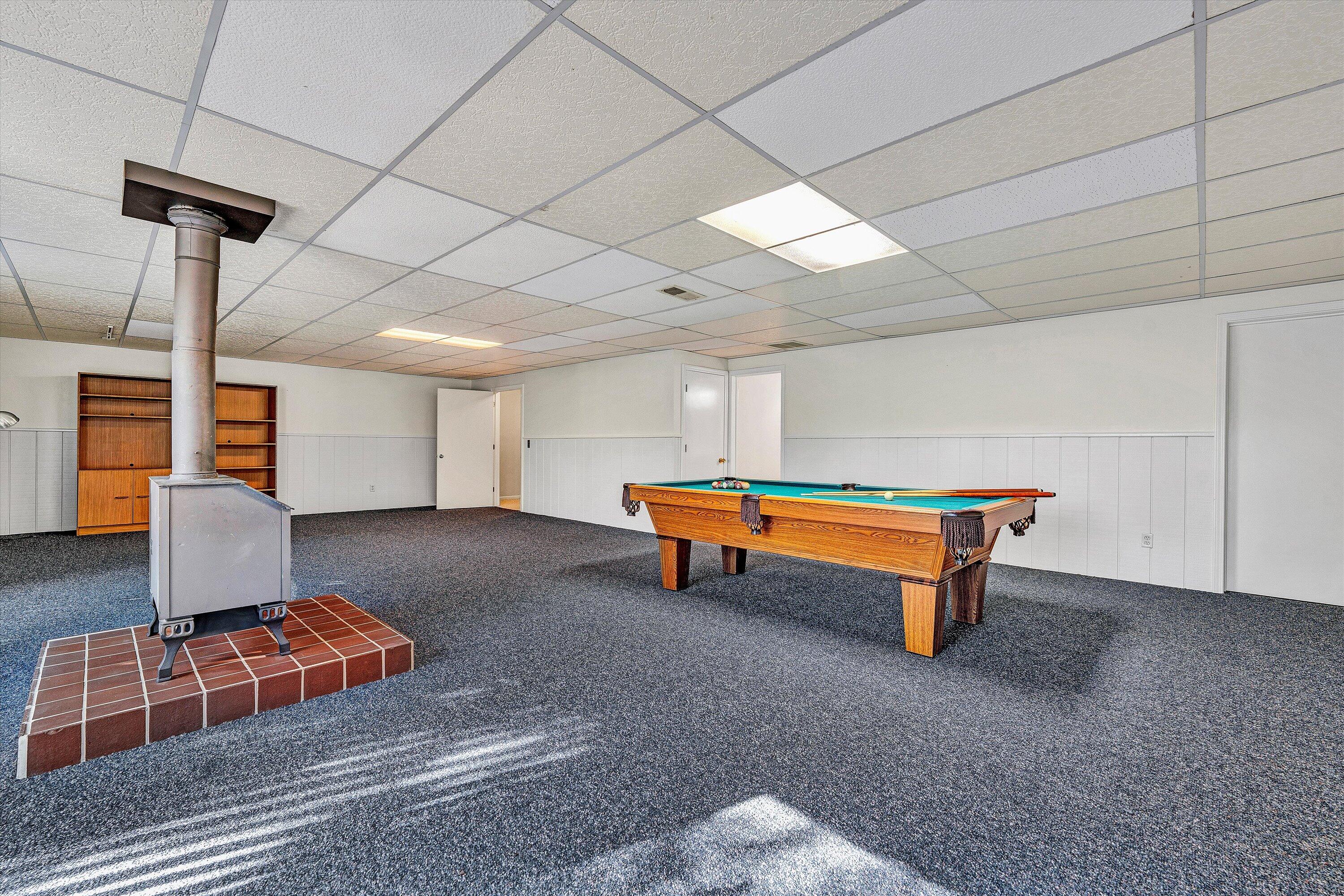 3318 One Oak Road Roanoke, VA 24018 - Photo 33 of 43 a room with furniture and pool table