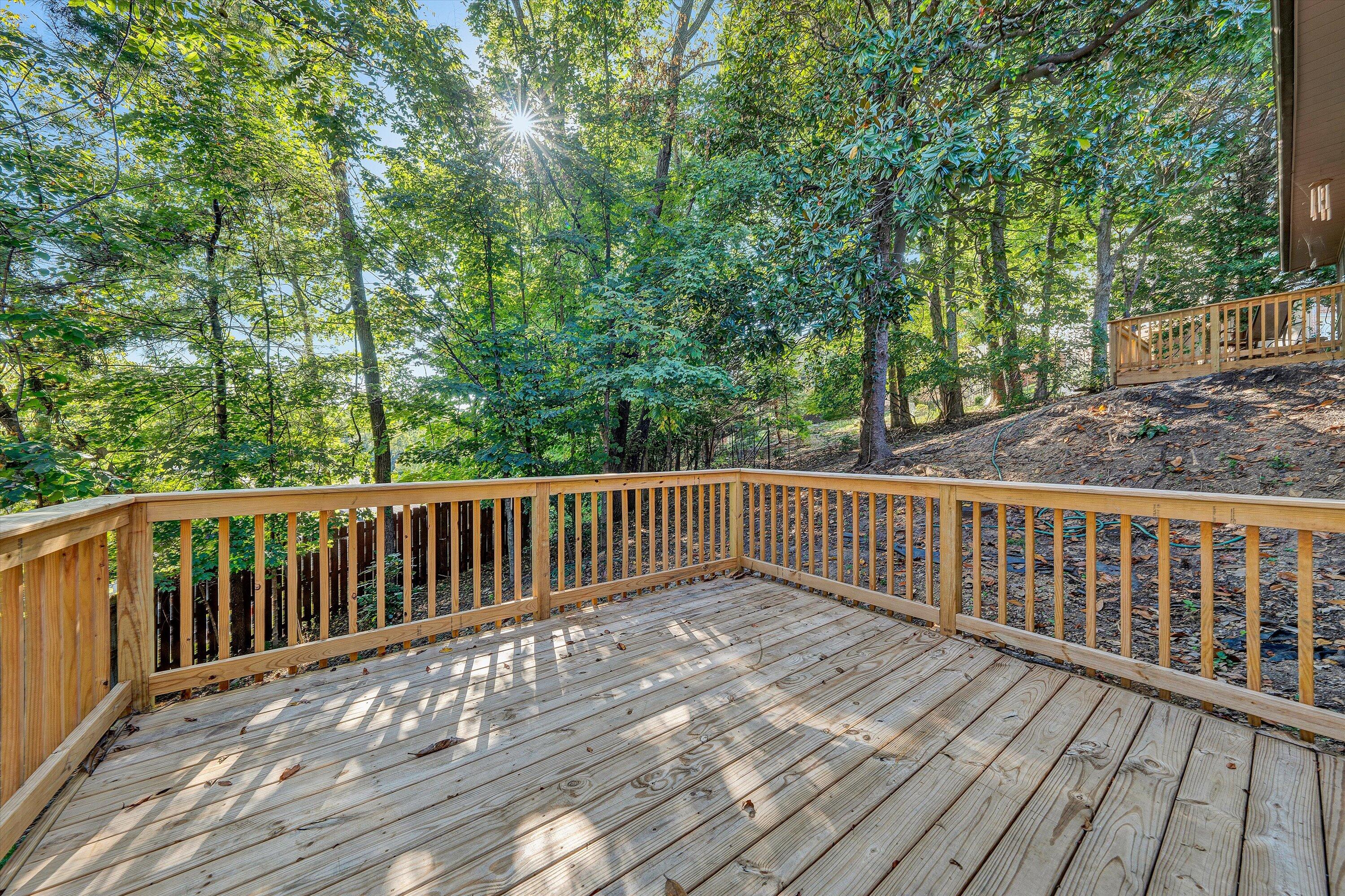 3318 One Oak Road Roanoke, VA 24018 - Photo 36 of 43 a view of balcony with wooden floor and fence