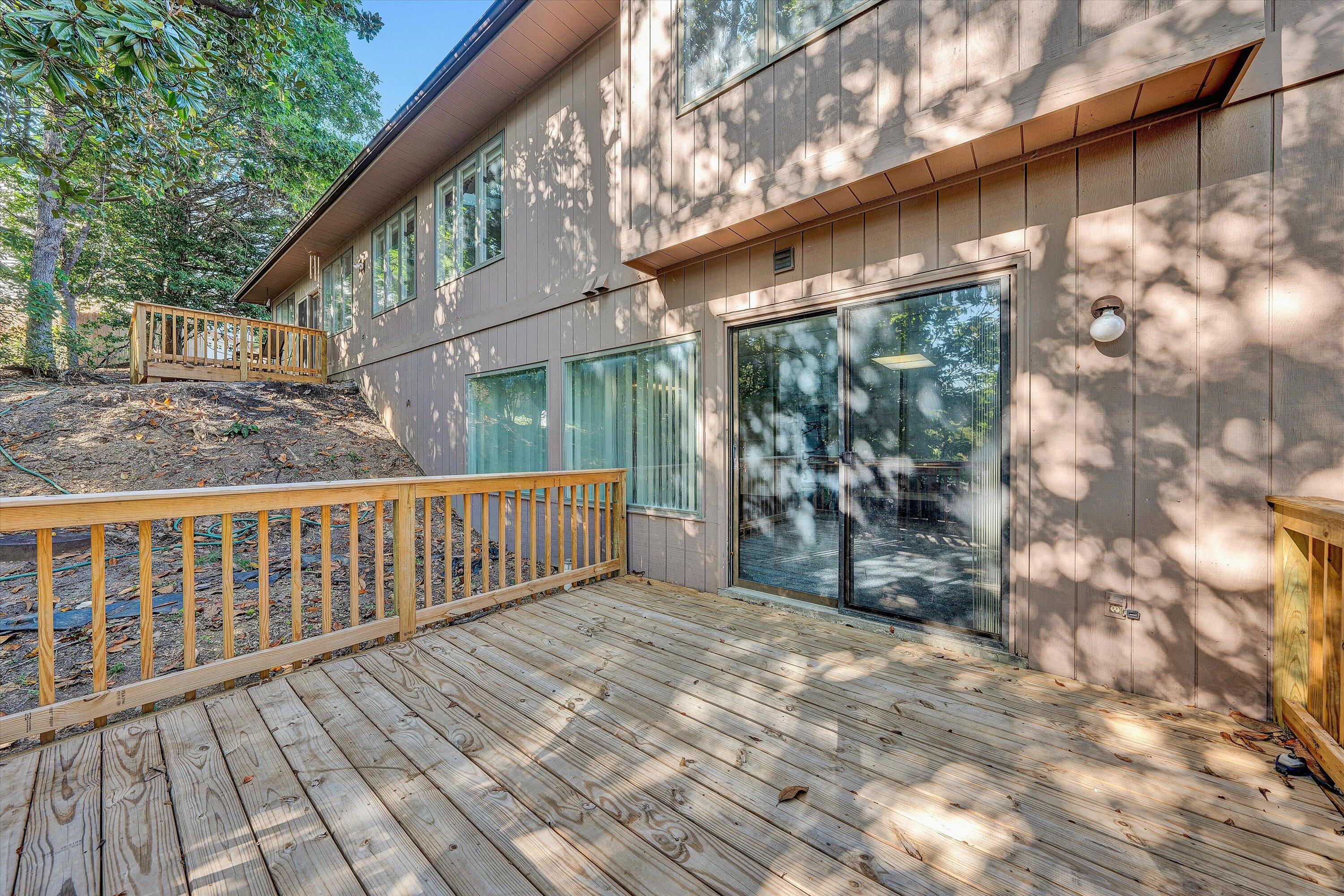 3318 One Oak Road Roanoke, VA 24018 - Photo 37 of 43 a view of a wooden deck