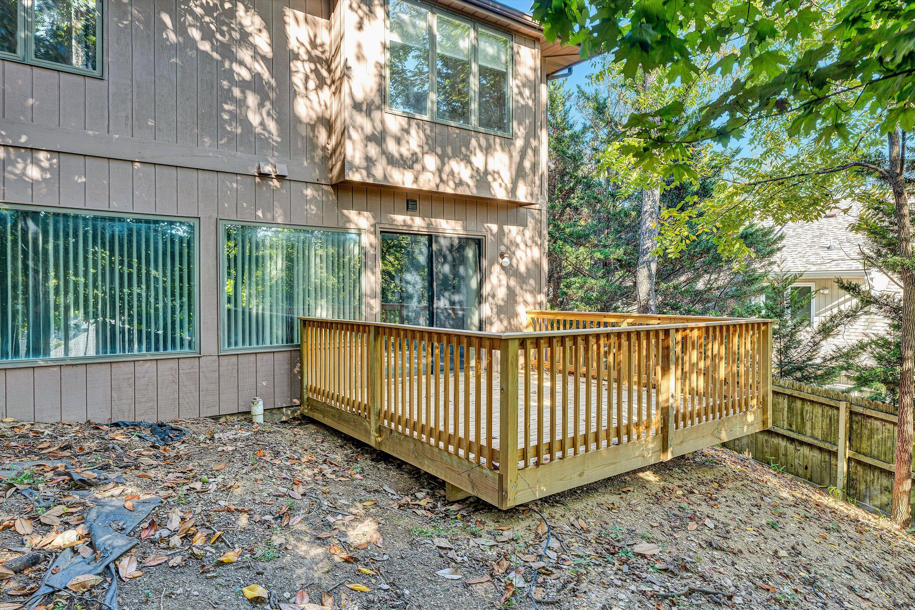 3318 One Oak Road Roanoke, VA 24018 - Photo 42 of 43 a view of a fence in the backyard