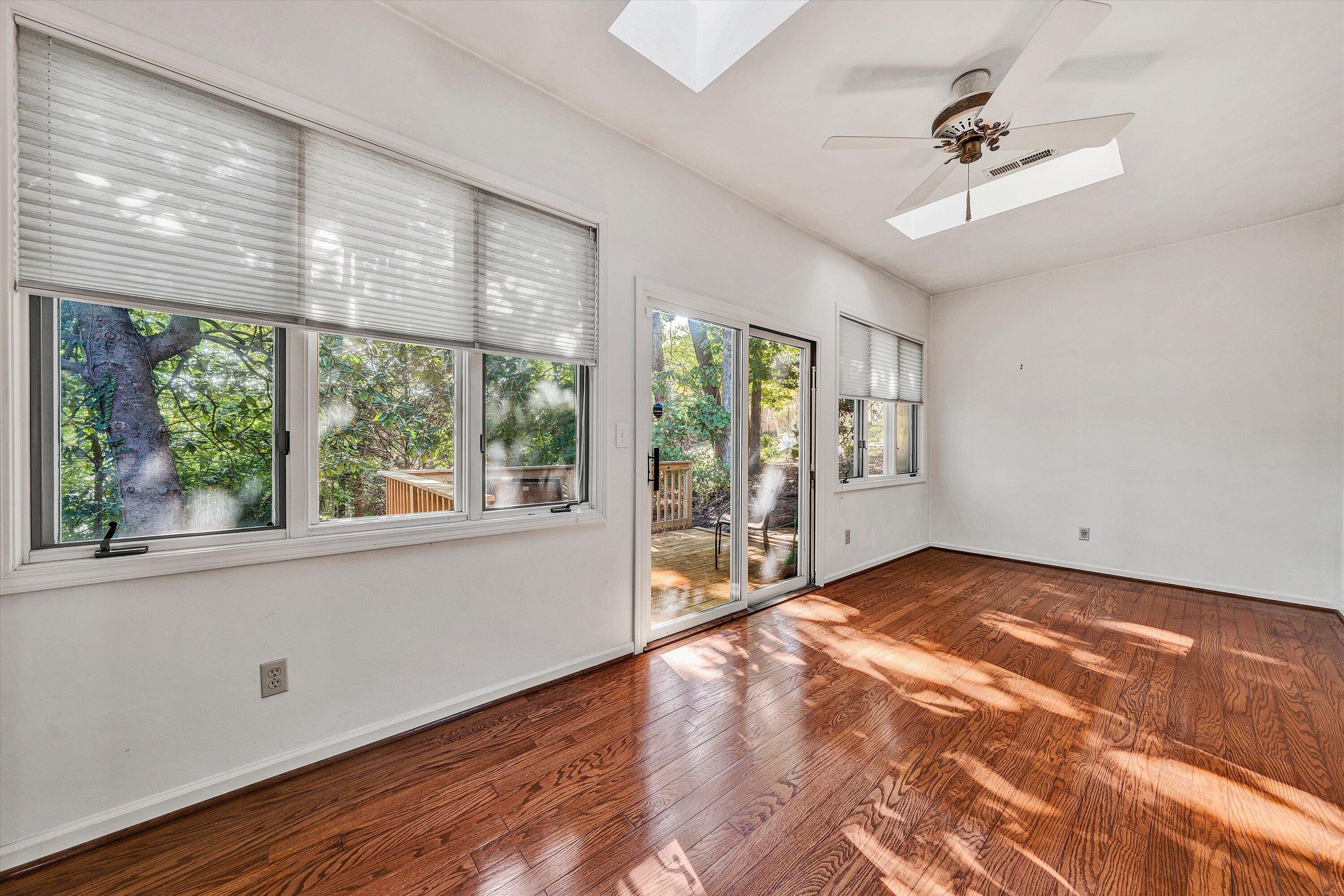 3318 One Oak Road Roanoke, VA 24018 - Photo 9 of 43 a view of an empty room with a window