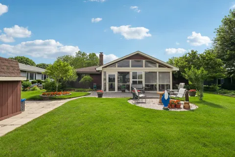 $599,995 | 308 South Knollwood Drive, Schaumburg, IL 60193