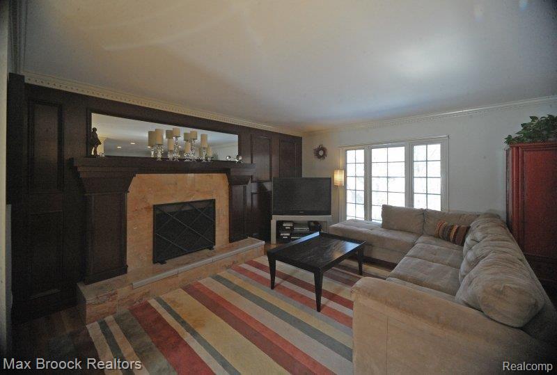 944 Ravine Terrace Court Rochester, MI 48307 - Photo 4 of 17 019DSC_6914 copy.jpg