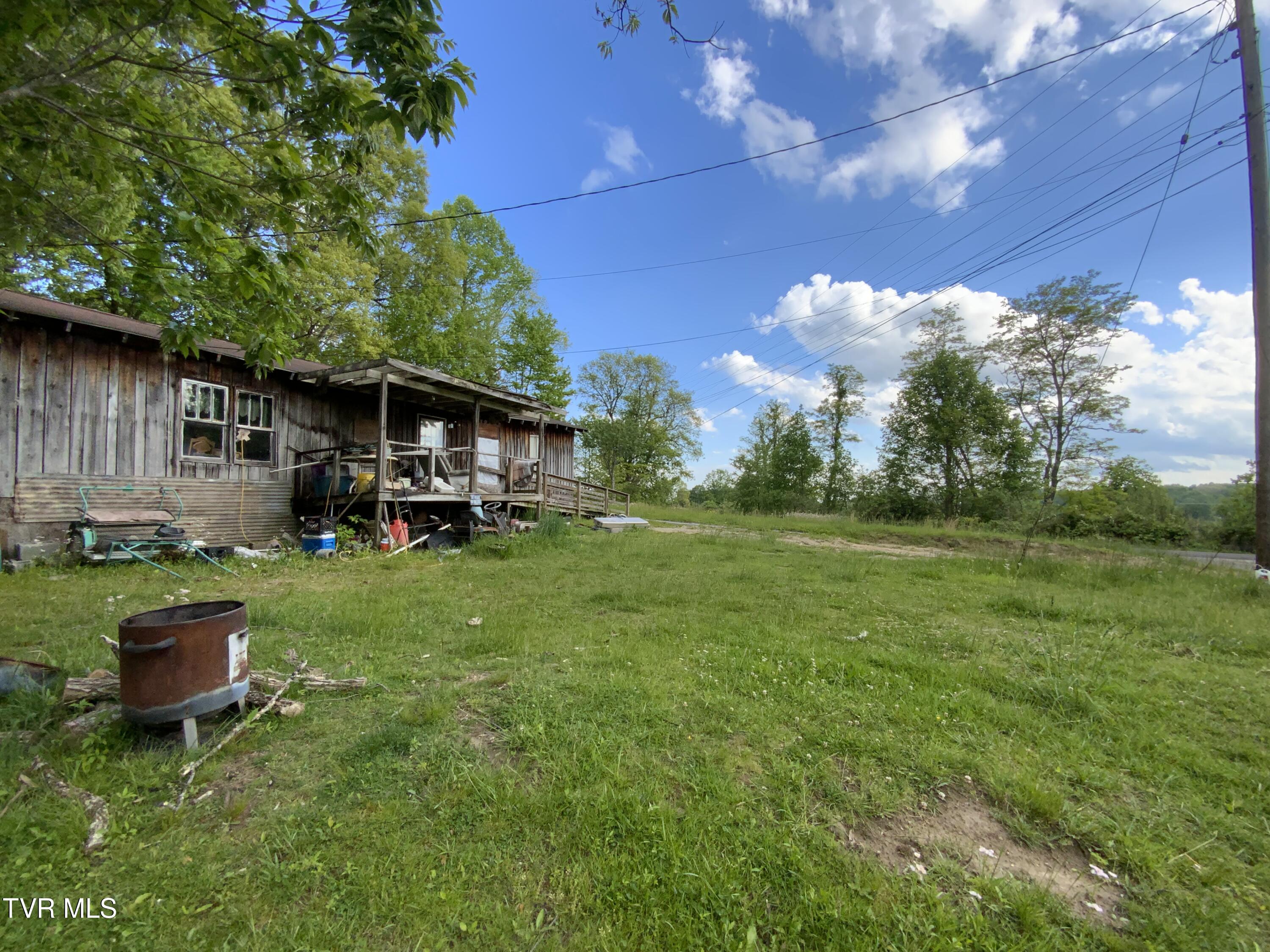 14705 Fairview Road St. Paul, VA 24283 - Photo 14 of 16 IMG_0067